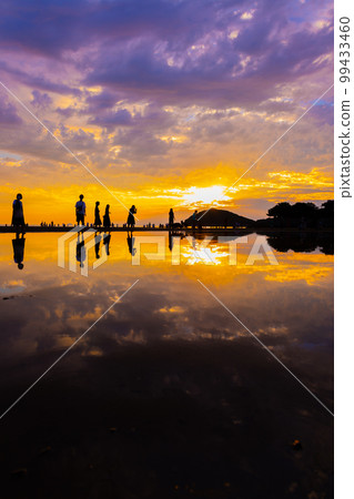 Uyuni Salt Lake in Japan Sunset at Chichibugahama Beach Uyuni Salt Lake in Japan Sunset at Chichibugahama Beach 99433460