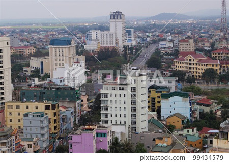 越南 Hue Hung Vuong 街的城市景觀 越南 Hue Hung Vuong 街的城市景觀 99434579