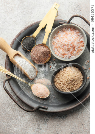 Bowls with assorted speciality salt 99436572