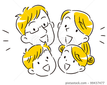 一對帶著兩個孩子的年輕夫婦，一個微笑的四口之家 99437477