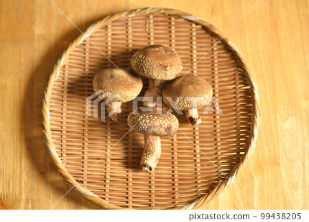 香菇味十足的原木香菇 99438205