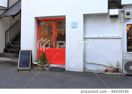 Scenery of Hebi-michi (Aizen River Ruins) Scenery of Hebi-michi (Aizen River Ruins) 99439596