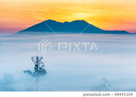 Thung Salaeng Luang National Park,The sun over the mountains and vast grasslands, Phetchabun Province, Thailand Thung Salaeng Luang National Park,The sun over the mountains and vast grasslands, Phetchabun Province, Thailand 99445104