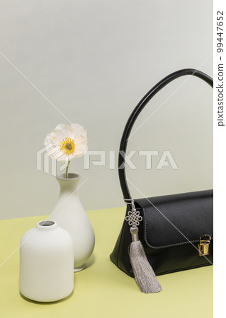 collection of korean traditional objects_a bag decorated with pottery and Norigae 99447652