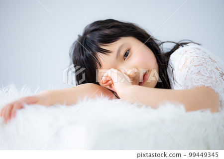 孩子睡覺圖片 99449345