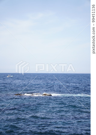 Sea horizon 99451136