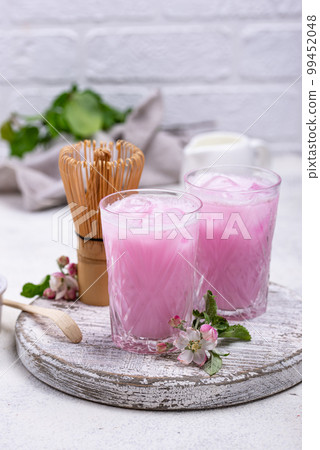 Pink matcha ice latte with milk 99452048