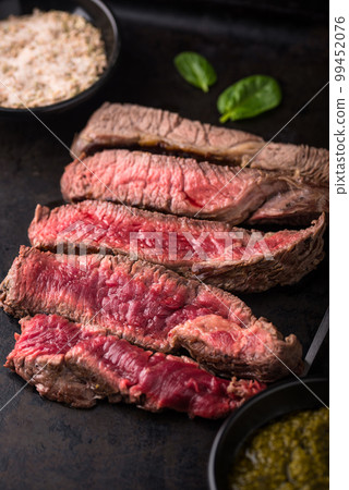 Different degrees of steak roasting 99452076