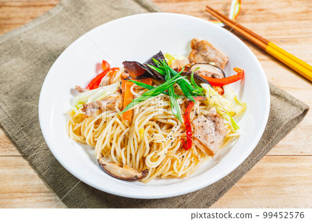 咸米粉炒麵 99452576