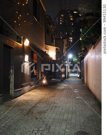 Night view of Kagurazaka hide-and-seek alley 99453130