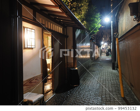 Night view of Kagurazaka hide-and-seek alley 99453132
