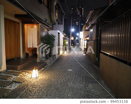 Night view of Kagurazaka hide-and-seek alley 99453138