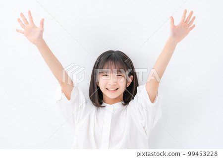 女孩萬歲白色背景 99453228