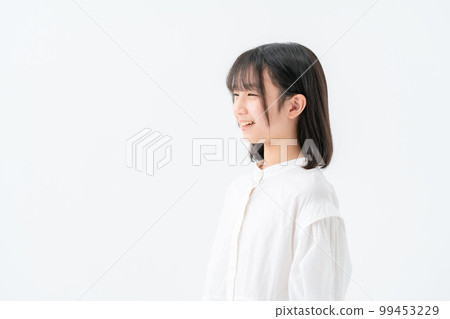 女孩微笑白背 99453229