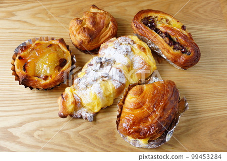 Sweet Bread Apple Pie Dish 麵包 99453284