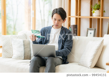 一個擔心看存摺的人 99454131