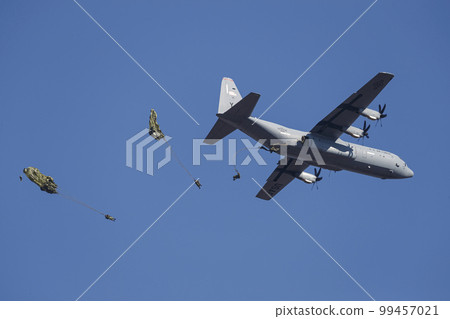 C-130J空投 C-130J空投 99457021