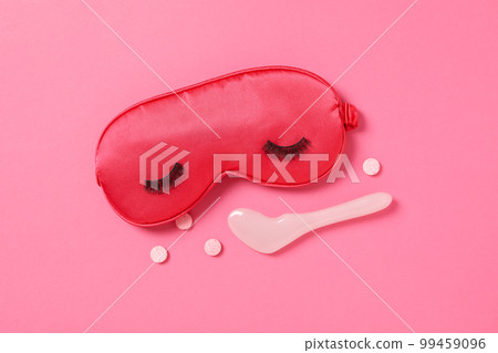 Concept of insomnia or bad sleep, top view Concept of insomnia or bad sleep, top view 99459096