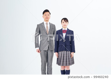 西裝男和女高中生 99460240