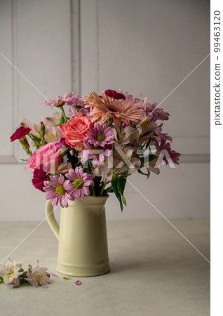 Beautiful fresh flowers. Pink bouquet of flowers in vase. Beautiful fresh flowers. Pink bouquet of flowers in vase. 99463120