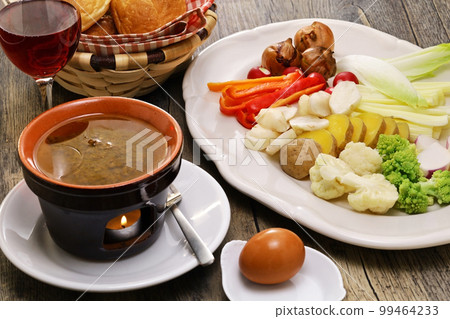 Bagna cauda 99464233
