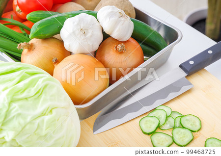 Many vegetables arranged in the kitchen 99468725