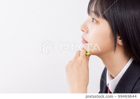 女高中生側身特寫 99469644