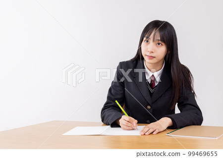 認真上課的女高中生 認真上課的女高中生 99469655