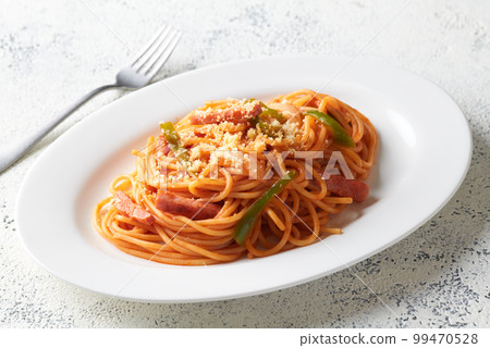 Spaghetti Napolitan 99470528