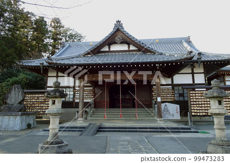 The main hall of Monju-ji Temple where prayer plaques are hung / Nohara, Kumagaya City, Saitama Prefecture, Japan The main hall of Monju-ji Temple where prayer plaques are hung / Nohara, Kumagaya City, Saitama Prefecture, Japan 99473283