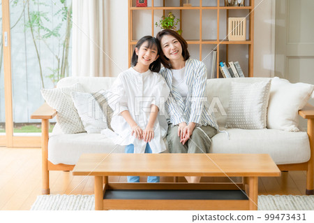 Good friends, parent and child smile 99473431