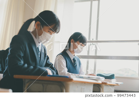 junior high school student, junior high student, middle school student 99473443