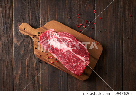 美國安格斯牛肉厚片肩烤牛排 美國安格斯牛肉厚片肩烤牛排 99476263