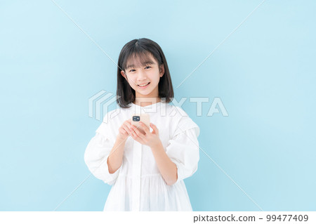 女孩智能手機 99477409