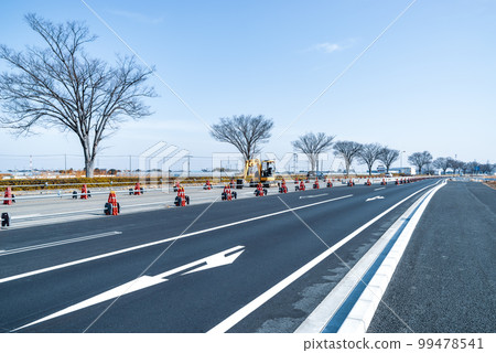 Work to increase the number of lanes on the main road National Route 17 Jobu Road Upbound 2023.02 f-4 Cool color Work to increase the number of lanes on the main road National Route 17 Jobu Road Upbound 2023.02 f-4 Cool color 99478541