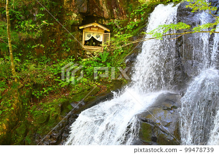 Utsue Shijuhachitaki Jodan no Taki Fudo Myoo in Takayama City, Gifu Prefecture 99478739