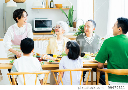三代家人吃 99479811