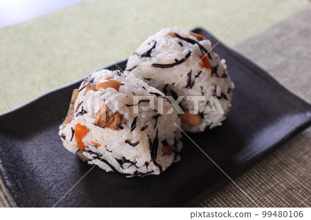 Hijiki rice balls Hijiki rice balls 99480106