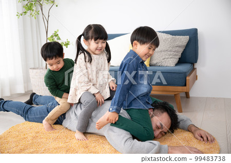 Papa~~! ! Play more! ! ! Papa on a holiday called parenting Papa~~! ! Play more! ! ! Papa on a holiday called parenting 99483738