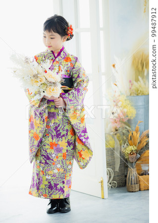 Kimono girl 99487912