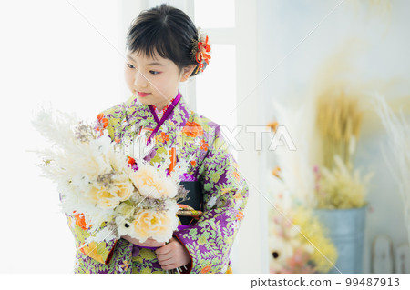 Kimono girl 99487913
