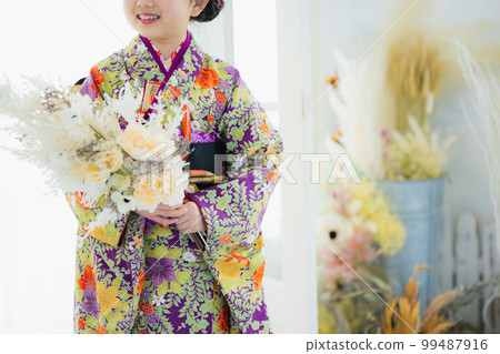 Kimono girl 99487916