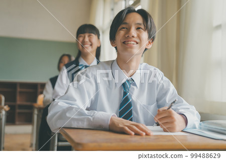 junior high school student, junior high student, middle school student 99488629
