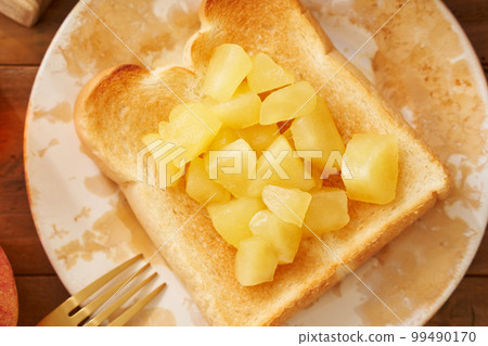 homemade apple jam toast 99490170