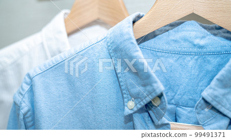 衣架上的衣服 衣架上的衣服 99491371