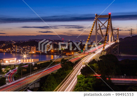 A beautiful night view of the Kanmon Bridge over the Kanmon Straits 99491553