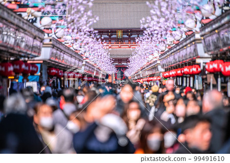 Tokyo cityscape in Japan Senso-ji Temple bustling with foreign tourists. A crowd like before the corona misfortune. No mask required outdoors = February 22 99491610