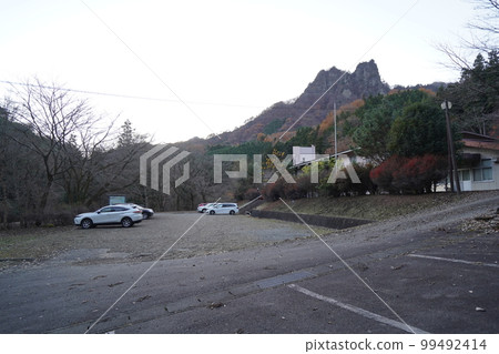 Annaka City, Lake Myogi, near the parking lot behind the former public lodging, November 25, 2022 Annaka City, Lake Myogi, near the parking lot behind the former public lodging, November 25, 2022 99492414