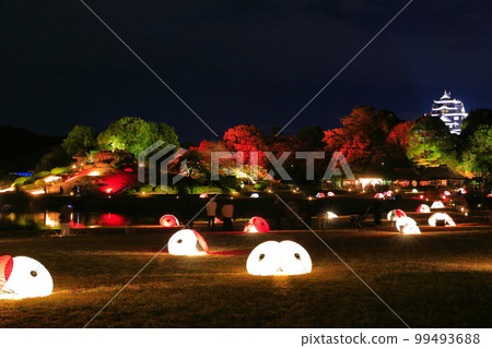 [岡山縣]岡山城和扇子的燈飾（令和大修後） 99493688