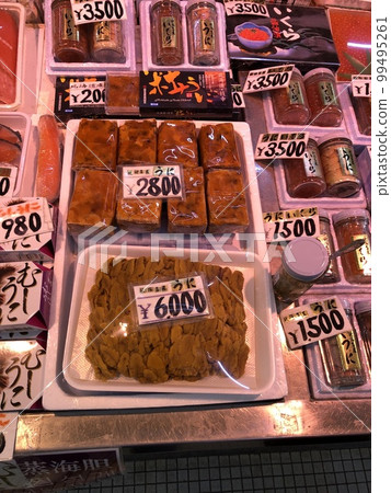 Sea urchin at Hakodate morning market 99495261